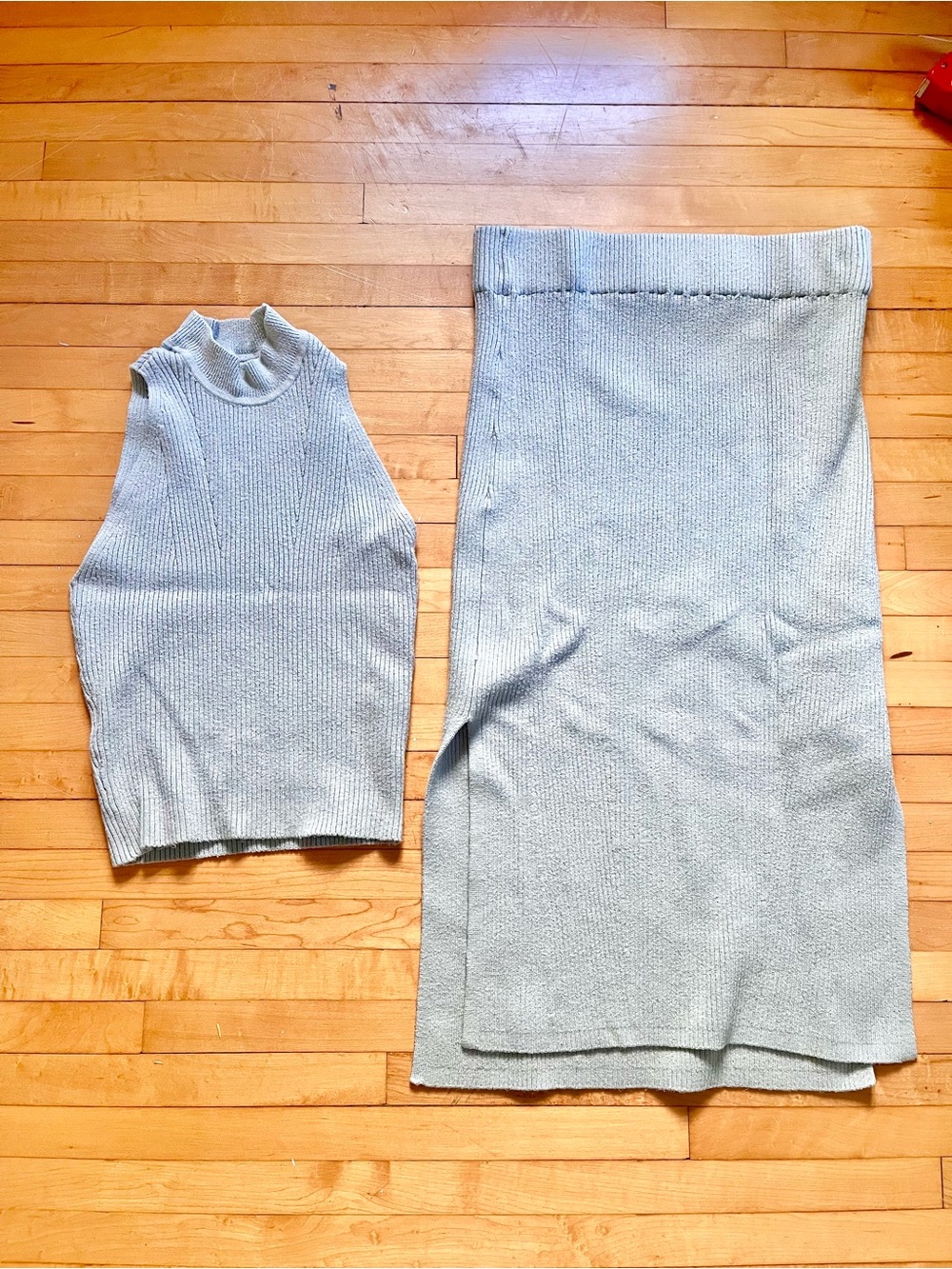 Abercrombie & Fitch Powdered Rib Knit Skirt & Ribbed Sleeveless Mockneck Top